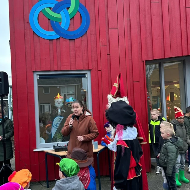 Wat een feestelijke dag was het vandaag op De Schakel!Van jong tot oud(er) mocht meegenieten.Een fijne pakjesavond!#NoorderBasis